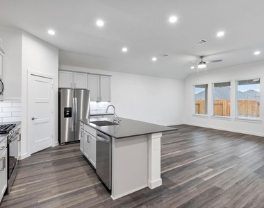 1589 Oakdale Crest Road - Photo Thumbnail 5