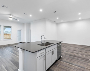 1589 Oakdale Crest Road - Photo Thumbnail 12