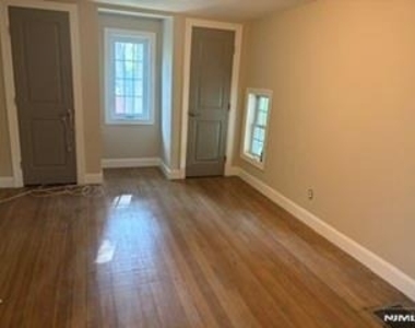 6 Standish - Photo Thumbnail 13