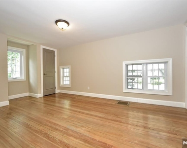 6 Standish - Photo Thumbnail 22