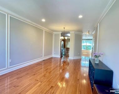 1805 Whitney - Photo Thumbnail 6