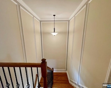 1805 Whitney - Photo Thumbnail 12