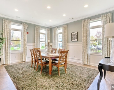 1805 Whitney - Photo Thumbnail 37