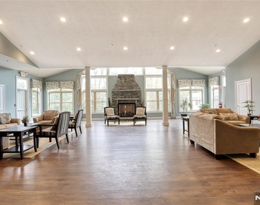 1805 Whitney - Photo Thumbnail 36