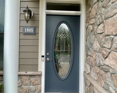 1805 Whitney - Photo Thumbnail 1