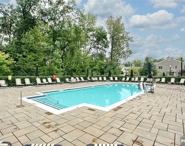 1805 Whitney - Photo Thumbnail 41