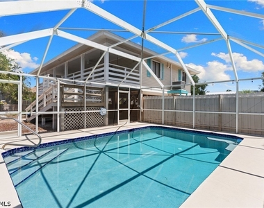324 Waterleaf Court - Photo Thumbnail 2
