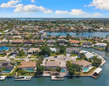 324 Waterleaf Court - Photo Thumbnail 34