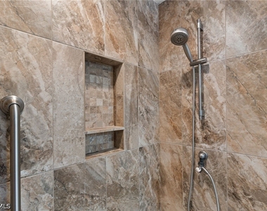 324 Waterleaf Court - Photo Thumbnail 16
