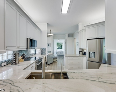 805 Bentwater Circle - Photo Thumbnail 4