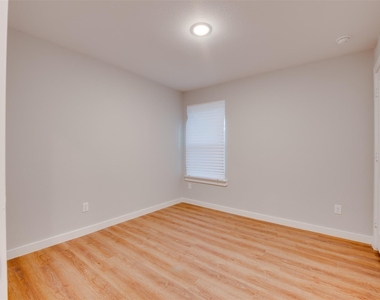 2702 Reid Street - Photo Thumbnail 20