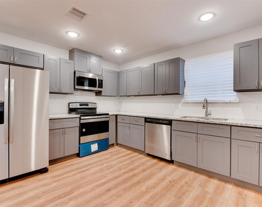 2702 Reid Street - Photo Thumbnail 9