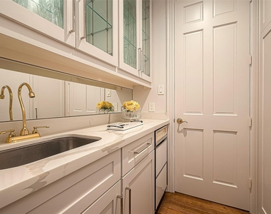 983 S Post Oak Lane - Photo Thumbnail 21
