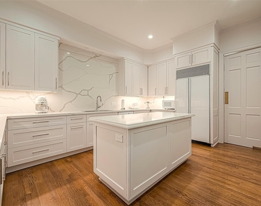 983 S Post Oak Lane - Photo Thumbnail 14