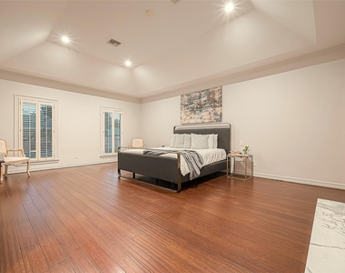 983 S Post Oak Lane - Photo Thumbnail 30