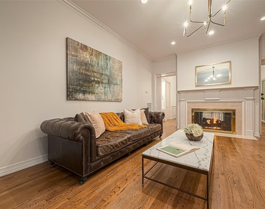 983 S Post Oak Lane - Photo Thumbnail 5
