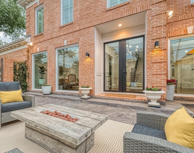 983 S Post Oak Lane - Photo Thumbnail 48