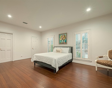 983 S Post Oak Lane - Photo Thumbnail 37