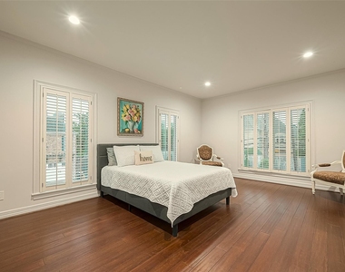 983 S Post Oak Lane - Photo Thumbnail 38