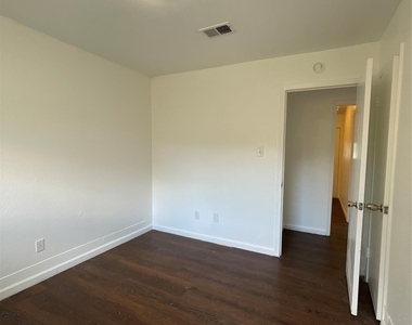 4803 Geraldine Street - Photo Thumbnail 23