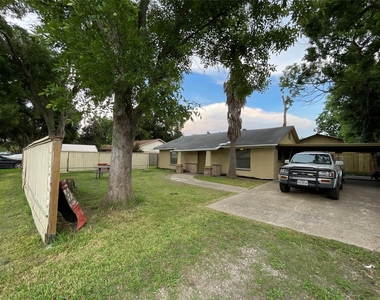 4803 Geraldine Street - Photo Thumbnail 2