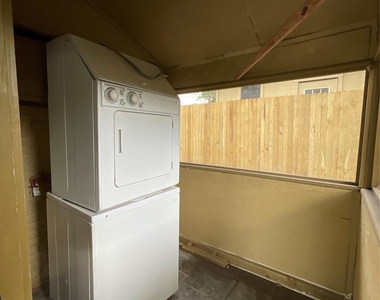4803 Geraldine Street - Photo Thumbnail 9