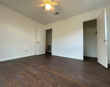 4803 Geraldine Street - Photo Thumbnail 16