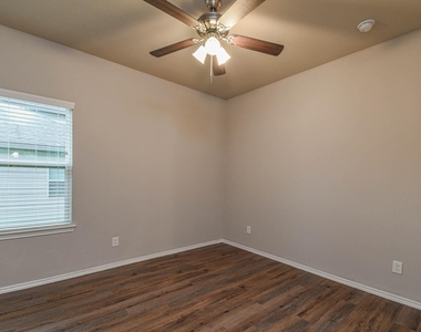 15627 Sycamore Drive - Photo Thumbnail 18