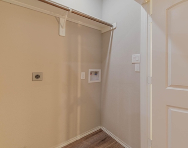 15627 Sycamore Drive - Photo Thumbnail 17