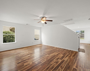 29627 Evergreen Hills Drive - Photo Thumbnail 4