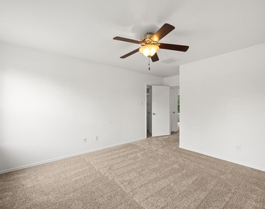 29627 Evergreen Hills Drive - Photo Thumbnail 12