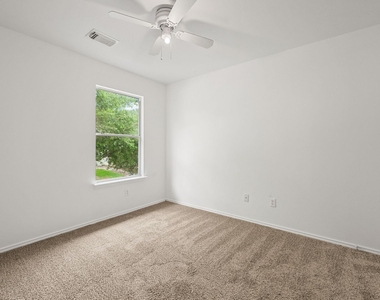 29627 Evergreen Hills Drive - Photo Thumbnail 17