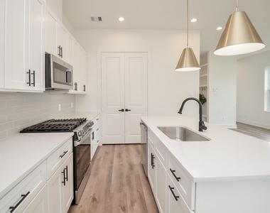 7703 Inwood Grove Lane - Photo Thumbnail 14