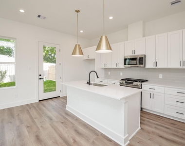7703 Inwood Grove Lane - Photo Thumbnail 13