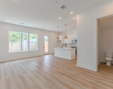 7703 Inwood Grove Lane - Photo Thumbnail 9