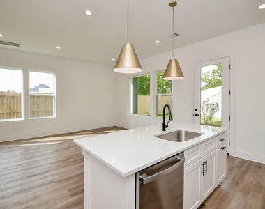 7703 Inwood Grove Lane - Photo Thumbnail 17