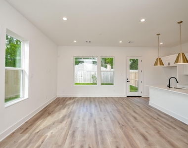 7703 Inwood Grove Lane - Photo Thumbnail 10