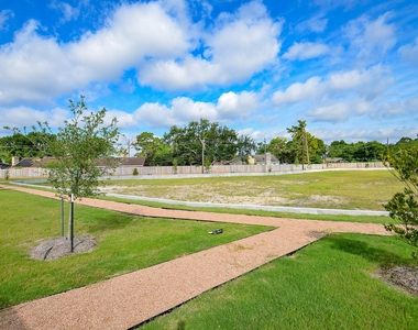 7703 Inwood Grove Lane - Photo Thumbnail 38