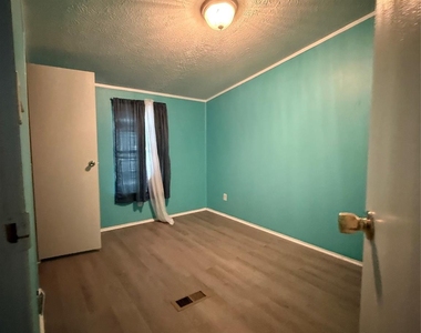 4440 Grand Oaks Drive - Photo Thumbnail 7