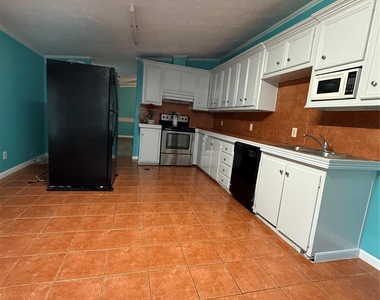 4440 Grand Oaks Drive - Photo Thumbnail 2