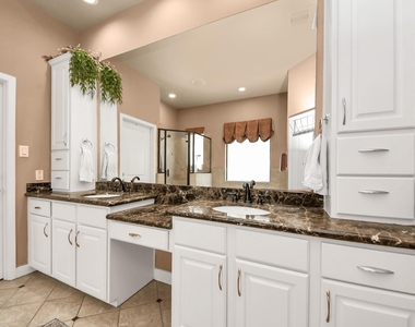 5217 Lillian Street - Photo Thumbnail 11