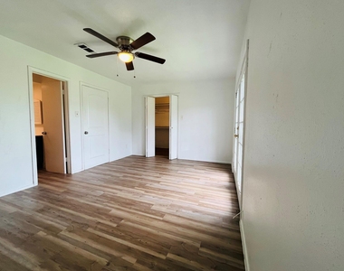 6981 Chasewood Drive - Photo Thumbnail 13
