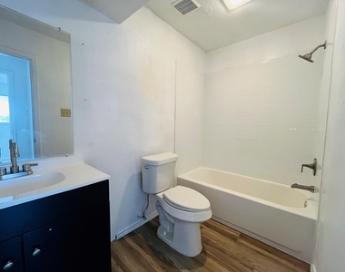 6981 Chasewood Drive - Photo Thumbnail 8
