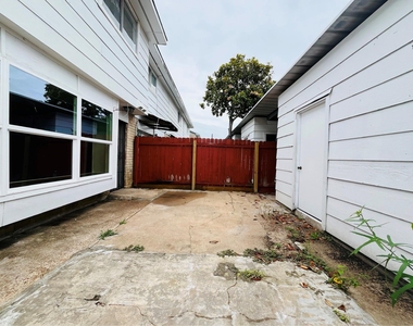 6981 Chasewood Drive - Photo Thumbnail 15