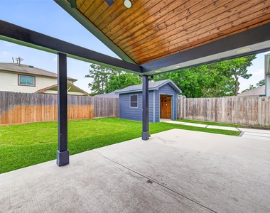 5252 Pinewood Terrace - Photo Thumbnail 44