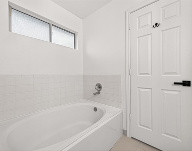 5252 Pinewood Terrace - Photo Thumbnail 40