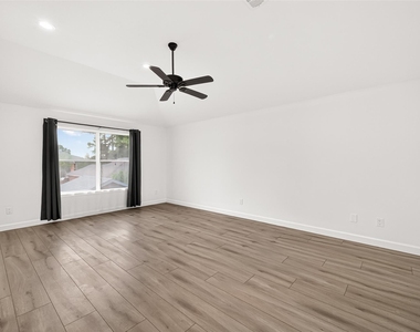 5252 Pinewood Terrace - Photo Thumbnail 41