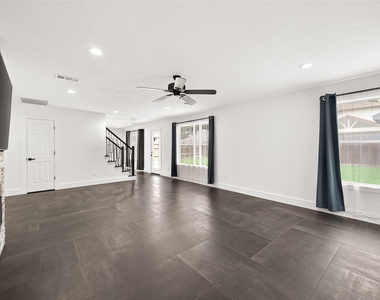 5252 Pinewood Terrace - Photo Thumbnail 23