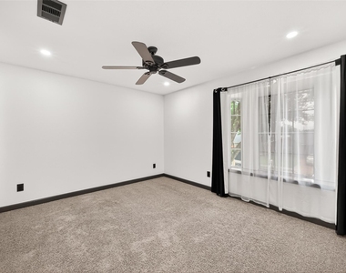 5252 Pinewood Terrace - Photo Thumbnail 34