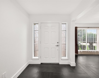 5252 Pinewood Terrace - Photo Thumbnail 4